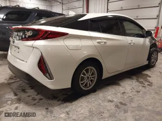 2017 Toyota Prius Prime Plus with VIN JTDKARFP2H3042789, listed as a IAAI auction lot 41190640 with 57,537 mi miles. Bid and sale history available at carsss.com. Image 4.