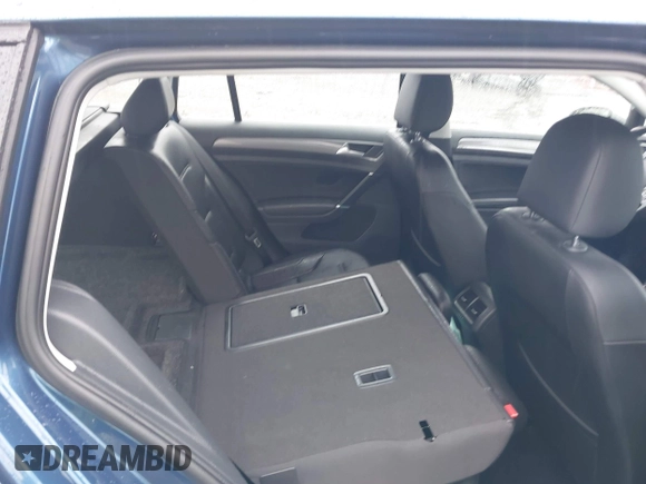 2018 Volkswagen Golf S z VIN 3VWH17AU9JM759994, wystawiony jako IAAI lot #41054231 z przebiegiem 42 651 mil mil oraz . Historia ofert i sprzedaży dostępna na DreamBid. Obrazek 8.