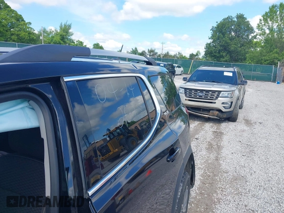 2017 GMC Acadia SLE z VIN 1GKKNLLS4HZ255724, wystawiony jako IAAI lot #42130553 z przebiegiem 94 100 mil mil oraz . Historia ofert i sprzedaży dostępna na DreamBid. Obrazek 19.