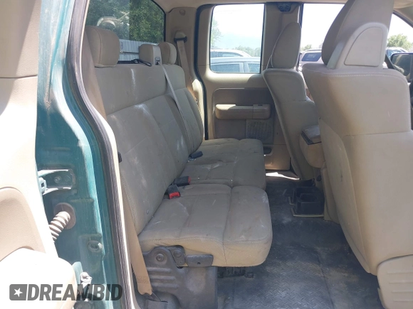 2007 Ford F-150 STX z VIN 1FTRX12W47KC45277, wystawiony jako IAAI lot #42581318 z przebiegiem 318 547 mil mil oraz . Historia ofert i sprzedaży dostępna na DreamBid. Obrazek 8.
