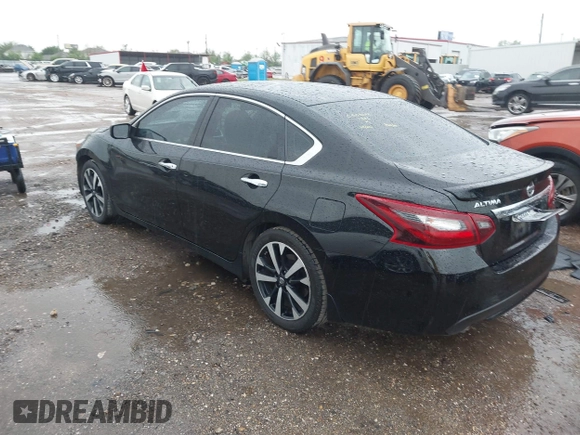 2018 Nissan Altima 2.5 SR with VIN 1N4AL3AP1JC131386, listed as a IAAI auction lot 41895828 with 58,912 mi miles. Bid and sale history available at carsss.com. Image 3.