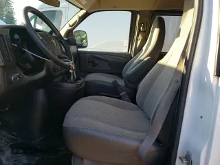 2015 Chevrolet Express Passenger LT с VIN 1GAZG1FG9F1204028, выставлен на аукционе Copart как лот 88367885 с пробегом 101 574 миль миль и Списание • Salvage title. История ставок и продаж доступна на DreamBid. Изображение 7.