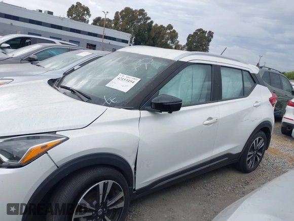 2020 Nissan Kicks SR z VIN 3N1CP5DV2LL543887, wystawiony jako IAAI lot #42153454 z przebiegiem 25 573 mil mil oraz . Historia ofert i sprzedaży dostępna na DreamBid. Obrazek 15.
