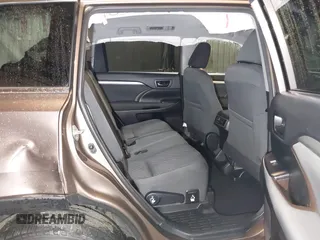 2018 Toyota Highlander LE with VIN 5TDBZRFHXJS879909, listed as a IAAI auction lot 42400961 with 35,721 mi miles and . Bid and sale history available at DreamBid. Image 8.