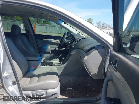 2005 Acura TSX with VIN JH4CL96825C035200, listed as a IAAI auction lot 42137324 with 227,057 mi miles and . Bid and sale history available at DreamBid. Image 5.