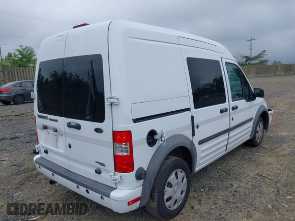 2013 Ford Transit Connect XLT z VIN NM0LS6BN8DT176539, wystawiony jako IAAI lot #42179810 z przebiegiem 94 223 mil mil oraz . Historia ofert i sprzedaży dostępna na DreamBid. Obrazek 4.