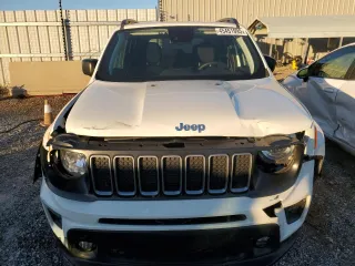 2023 Jeep Renegade Latitude with VIN ZACNJDB11PPP23194, listed as a Copart auction lot 45451995 with 7,123 mi miles and Salvage Title. Bid and sale history available at carsss.com. Image 5.