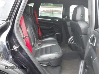 2011 Porsche Cayenne Turbo z VIN WP1AC2A23BLA84905, wystawiony jako IAAI lot #42295176 z przebiegiem 171 027 mil mil oraz . Historia ofert i sprzedaży dostępna na DreamBid. Obrazek 8.