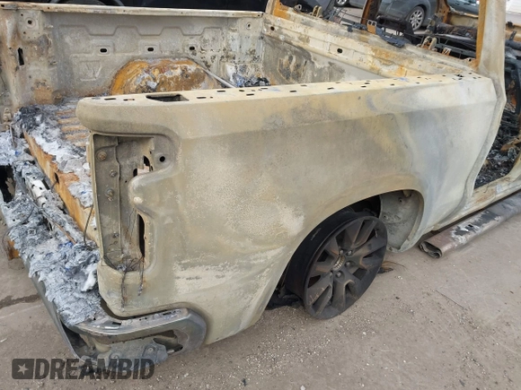 2021 Chevrolet Silverado 1500 LT with VIN 3GCPWCED9MG110248, listed as a IAAI auction lot 41567663 with 141,598 mi miles and . Bid and sale history available at DreamBid. Image 15.