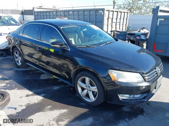 2015 Volkswagen Passat 1.8T S with VIN 1VWAT7A38FC078348, listed as a IAAI auction lot 41847952 with 135,530 mi miles. Bid and sale history available at carsss.com. Image 1.