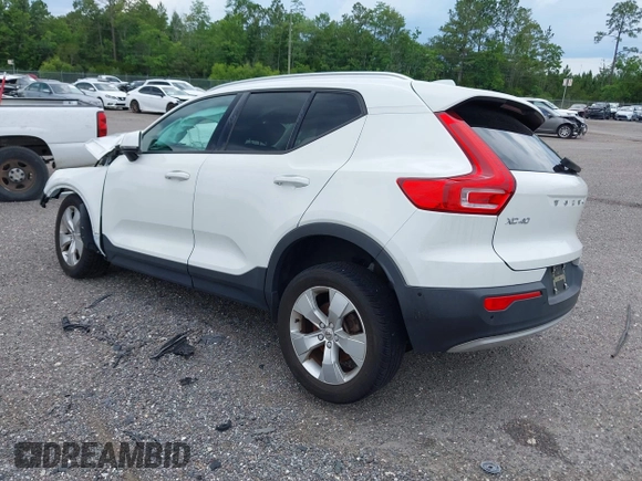 2019 Volvo XC40 Momentum z VIN YV4AC2HK7K2107905, wystawiony jako IAAI lot #40556146 z przebiegiem Nie podano mil oraz . Historia ofert i sprzedaży dostępna na DreamBid. Obrazek 3.