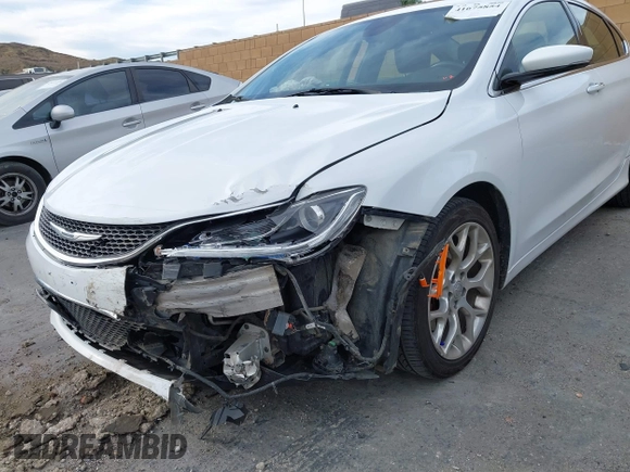2015 Chrysler 200 C z VIN 1C3CCCEG8FN674005, wystawiony jako IAAI lot #41675854 z przebiegiem 110 066 mil mil oraz . Historia ofert i sprzedaży dostępna na DreamBid. Obrazek 6.