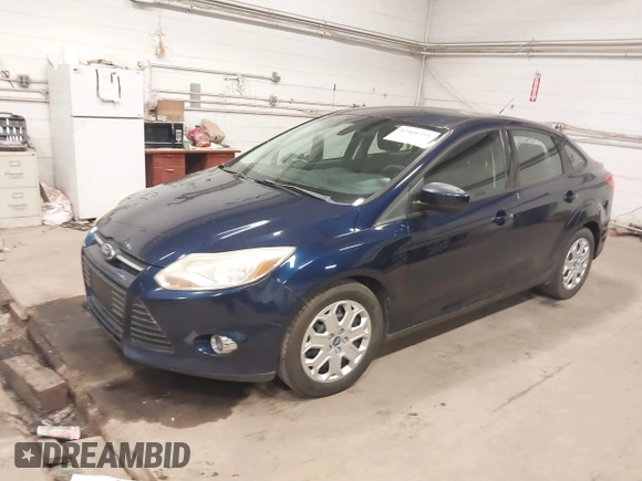 2012 Ford Focus SE z VIN 1FAHP3F24CL163493, wystawiony jako IAAI lot #42460399 z przebiegiem 147 016 mil mil oraz . Historia ofert i sprzedaży dostępna na DreamBid. Obrazek 2.