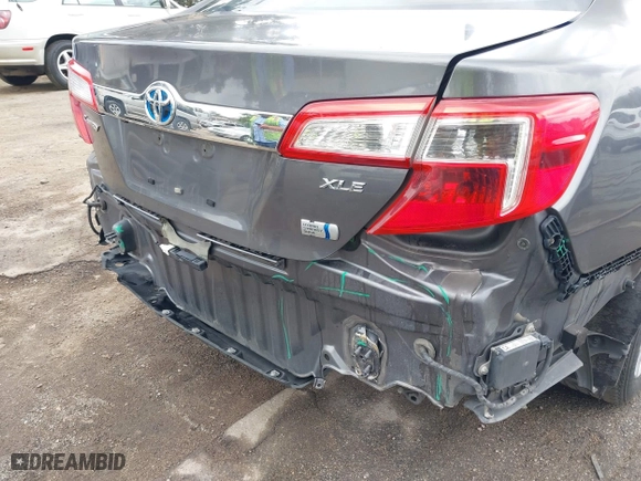 2013 Toyota Camry Hybrid LE with VIN 4T1BD1FK1DU091687, listed as a IAAI auction lot 42046450 with 211,895 mi miles. Bid and sale history available at carsss.com. Image 6.