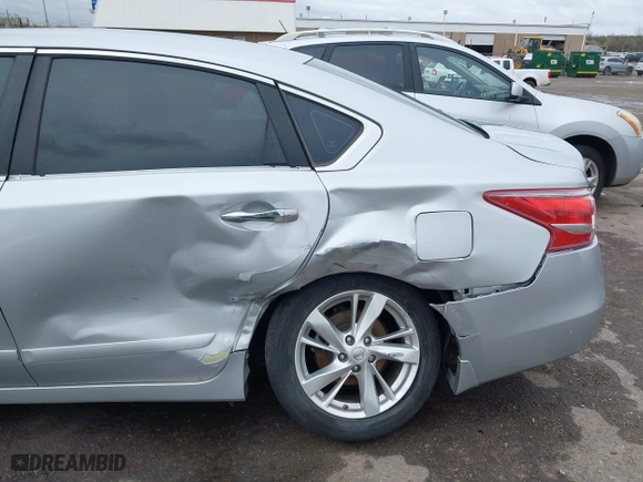 2013 Nissan Altima 2.5 SV with VIN 1N4AL3AP3DC258550, listed as a IAAI auction lot 41955123 with 185,618 mi miles. Bid and sale history available at carsss.com. Image 6.
