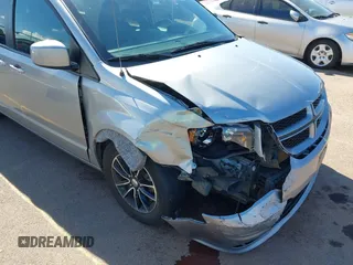 2019 Dodge Grand Caravan GT with VIN 2C4RDGEG5KR660425, listed as a IAAI auction lot 41896185 with 68,682 mi miles and . Bid and sale history available at DreamBid. Image 6.