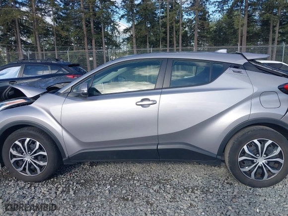 2020 Toyota C-HR LE with VIN JTNKHMBXXL1077939, listed as a IAAI auction lot 42044122 with 47,140 mi miles. Bid and sale history available at carsss.com. Image 14.