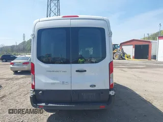 2017 Ford Transit z VIN 1FTYR2CM2HKA84048, wystawiony jako IAAI lot #42061360 z przebiegiem 219 456 mil mil oraz . Historia ofert i sprzedaży dostępna na DreamBid. Obrazek 17.
