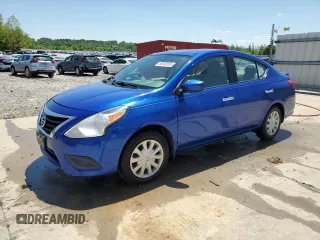 2016 Nissan Versa S z VIN 3N1CN7AP4GL829284, wystawiony jako Copart lot #56342055 z przebiegiem 111 984 mil mil oraz Szkoda całkowita • Salvage title. Historia ofert i sprzedaży dostępna na DreamBid. Obrazek 1.