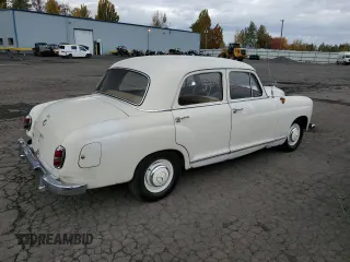1960 Mercedes-Benz 190 z VIN 121110109509734, wystawiony jako Copart lot #78662184 z przebiegiem 47 740 mil mil oraz Tytuł czysty. Historia ofert i sprzedaży dostępna na DreamBid. Obrazek 3.