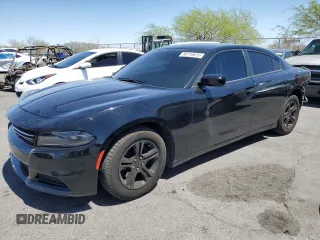 2015 Dodge Charger SE z VIN 2C3CDXBG3FH925532, wystawiony jako Copart lot #56714615 z przebiegiem 106 911 mil mil oraz Szkoda całkowita • Salvage title. Historia ofert i sprzedaży dostępna na DreamBid. Obrazek 1.