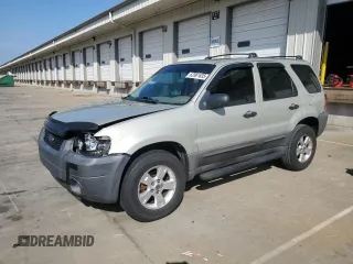 2005 Ford Escape XLT with VIN 1FMCU03145KC11506, listed as a Copart auction lot 62061635 with 216,939 mi miles and Salvage title. Bid and sale history available at DreamBid. Image 1.