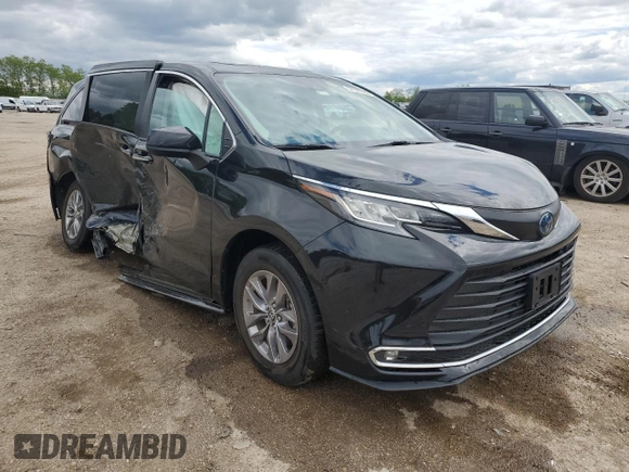 2023 Toyota Sienna XLE z VIN 5TDYRKEC5PS153293, wystawiony jako Copart lot #57975785 z przebiegiem 26 013 mil mil oraz Szkoda całkowita • Salvage title. Historia ofert i sprzedaży dostępna na DreamBid. Obrazek 4.