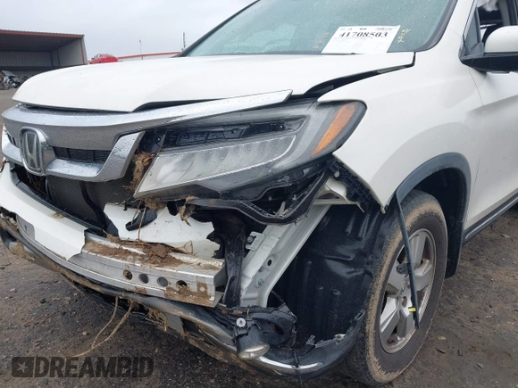 2019 Honda Pilot Touring 7-Passenger with VIN 5FNYF6H65KB035053, listed as a IAAI auction lot 41708503 with 105,710 mi miles. Bid and sale history available at carsss.com. Image 6.