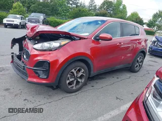 2020 Kia Sportage LX z VIN KNDPM3ACXL7787936, wystawiony jako IAAI lot #42232344 z przebiegiem 45 061 mil mil oraz . Historia ofert i sprzedaży dostępna na DreamBid. Obrazek 2.