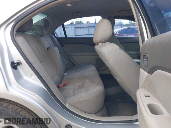 2011 Ford Fusion SE with VIN 3FAHP0HA0BR305471, listed as a IAAI auction lot 42099320 with 175,089 mi miles. Bid and sale history available at carsss.com. Image 8.