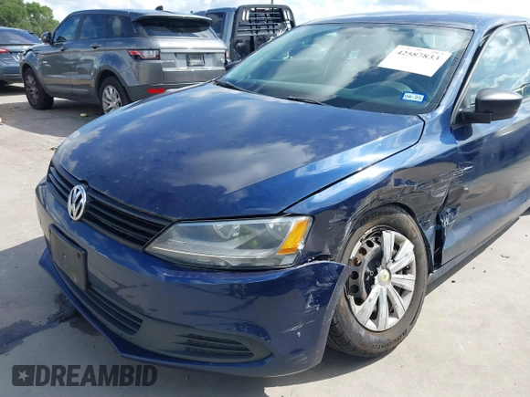 2014 Volkswagen Jetta S with VIN 3VW2K7AJ2EM405085, listed as a IAAI auction lot 42587833 with 138,731 mi miles and . Bid and sale history available at DreamBid. Image 6.
