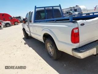 2015 Ford F-250 XLT z VIN 1FT7X2AT7FEC16924, wystawiony jako IAAI lot #41968009 z przebiegiem 328 785 mil mil oraz . Historia ofert i sprzedaży dostępna na DreamBid. Obrazek 3.