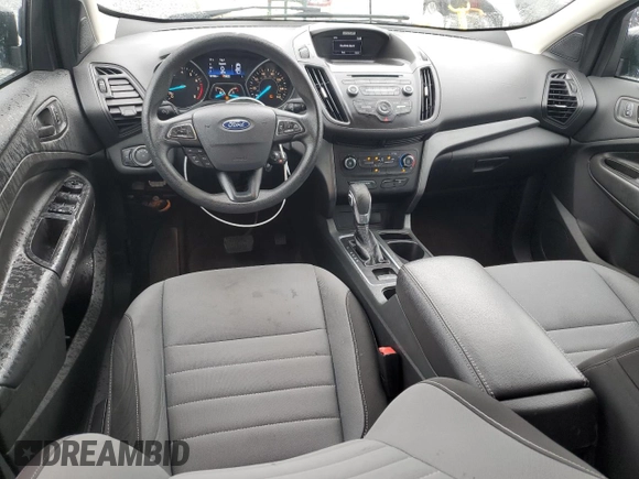 2017 Ford Escape S z VIN 1FMCU0F70HUB82448, wystawiony jako Copart lot #59632515 z przebiegiem 181 986 mil mil oraz Czysty tytuł • Clean title. Historia ofert i sprzedaży dostępna na DreamBid. Obrazek 8.