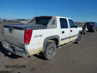 2004 Chevrolet Avalanche Z71 with VIN 3GNEK12T54G107437, listed as a IAAI auction lot 42037726 with 124,166 mi miles. Bid and sale history available at carsss.com. Image 4.