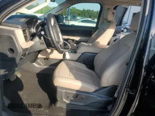 2024 Ford Expedition Limited z VIN 1FMJU2A85REA70596, wystawiony jako Copart lot #57138565 z przebiegiem 6 929 mil mil oraz Szkoda całkowita • Salvage title. Historia ofert i sprzedaży dostępna na DreamBid. Obrazek 7.