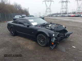 2007 Ford Mustang GT Deluxe with VIN 1ZVFT82H275292215, listed as a IAAI auction lot 41866312 with 114,500 mi miles. Bid and sale history available at carsss.com. Image 1.