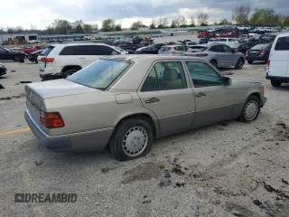 1992 Mercedes-Benz 300 with VIN WDBEA30E0NB570638, listed as a Copart auction lot 52357325 with 122,782 mi miles and Clean Title. Bid and sale history available at DreamBid. Image 3.