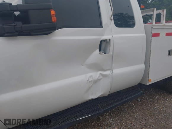 2015 Ford F-250 XL с VIN 1FD7X2B6XFEB07605, выставлен на аукционе IAAI как лот 42160604 с пробегом Не указан миль и . История ставок и продаж доступна на DreamBid. Изображение 6.