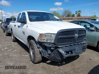 2019 Ram 1500 Express z VIN 1C6RR7FG2KS566105, wystawiony jako IAAI lot #41799941 z przebiegiem 139 992 mil mil oraz . Historia ofert i sprzedaży dostępna na DreamBid. Obrazek 1.
