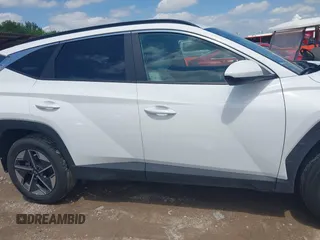 2025 Hyundai Tucson SEL with VIN 5NMJBCDE7SH496648, listed as a IAAI auction lot 42204406 with 7,602 mi miles and . Bid and sale history available at carsss.com. Image 13.