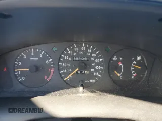2001 Suzuki Esteem GL z VIN JS2GB41S915202412, wystawiony jako Copart lot #88372235 z przebiegiem 301 061 mil mil oraz Szkoda całkowita • Salvage title. Historia ofert i sprzedaży dostępna na DreamBid. Obrazek 9.