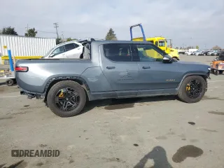 2022 Rivian R1T Adventure Package with VIN 7FCTGAAA7NN006498, listed as a Copart auction lot 89338075 with 46,384 mi miles and Salvage Title. Bid and sale history available at carsss.com. Image 3.