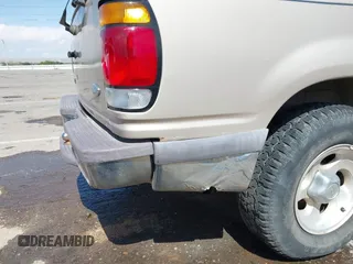 1997 Ford Explorer XL z VIN 1FMDU34E8VZC05433, wystawiony jako IAAI lot #42149185 z przebiegiem 385 208 mil mil oraz . Historia ofert i sprzedaży dostępna na DreamBid. Obrazek 6.