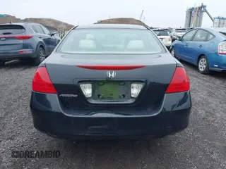 2007 Honda Accord LX SE z VIN 1HGCM56347A060871, wystawiony jako IAAI lot #42525456 z przebiegiem 205 285 mil mil oraz . Historia ofert i sprzedaży dostępna na DreamBid. Obrazek 16.