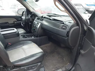 2007 Chevrolet Suburban LTZ with VIN 3GNFC16067G211277, listed as a IAAI auction lot 41862926 with 234,124 mi miles. Bid and sale history available at carsss.com. Image 5.