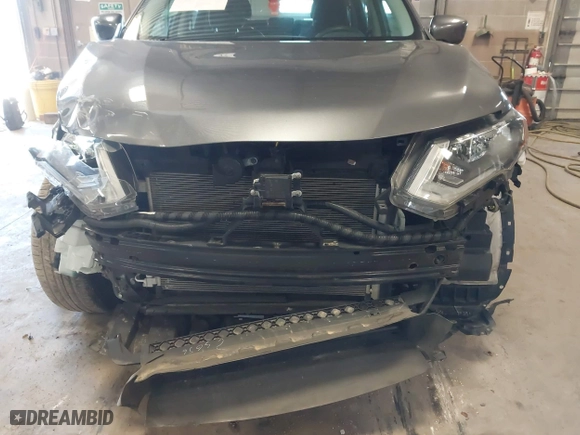 2018 Nissan Rogue S with VIN 5N1AT2MVXJC752295, listed as a IAAI auction lot 41883127 with 68,847 mi miles. Bid and sale history available at carsss.com. Image 6.
