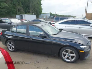 2014 BMW 3 Series 328i xDrive z VIN WBA3B5C54EF958961, wystawiony jako IAAI lot #42542378 z przebiegiem 310 348 mil mil oraz . Historia ofert i sprzedaży dostępna na DreamBid. Obrazek 13.