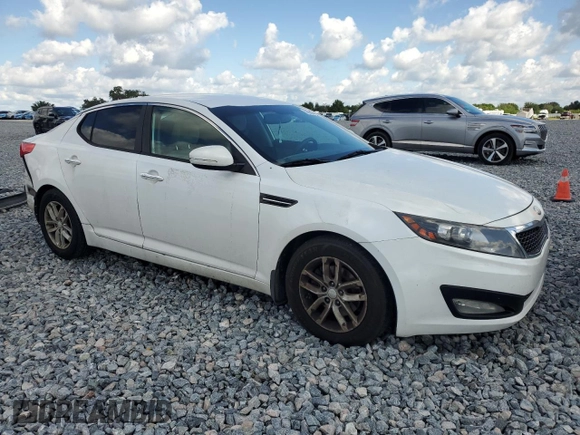 2013 Kia Optima LX z VIN KNAGM4A74D5380729, wystawiony jako Copart lot #56555835 z przebiegiem 126 904 mil mil oraz Szkoda całkowita • Salvage title. Historia ofert i sprzedaży dostępna na DreamBid. Obrazek 4.