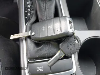 2018 Kia Optima S z VIN 5XXGT4L36JG233495, wystawiony jako IAAI lot #42284838 z przebiegiem 67 323 mil mil oraz . Historia ofert i sprzedaży dostępna na DreamBid. Obrazek 11.