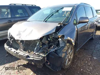 2020 Toyota Sienna SE with VIN 5TDXZ3DC8LS039639, listed as a IAAI auction lot 41107396 with 69,102 mi miles. Bid and sale history available at carsss.com. Image 6.